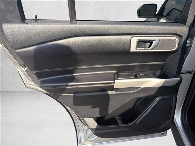 Used 2022 Ford Explorer XLT RWD image 17