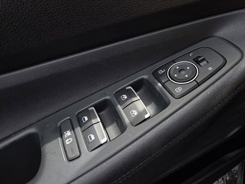 Used 2019 Hyundai Santa Fe SEL FWD image 8