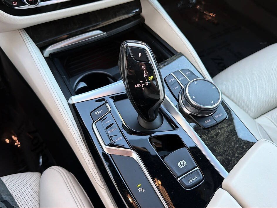 Used 2018 BMW 540i RWD image 11