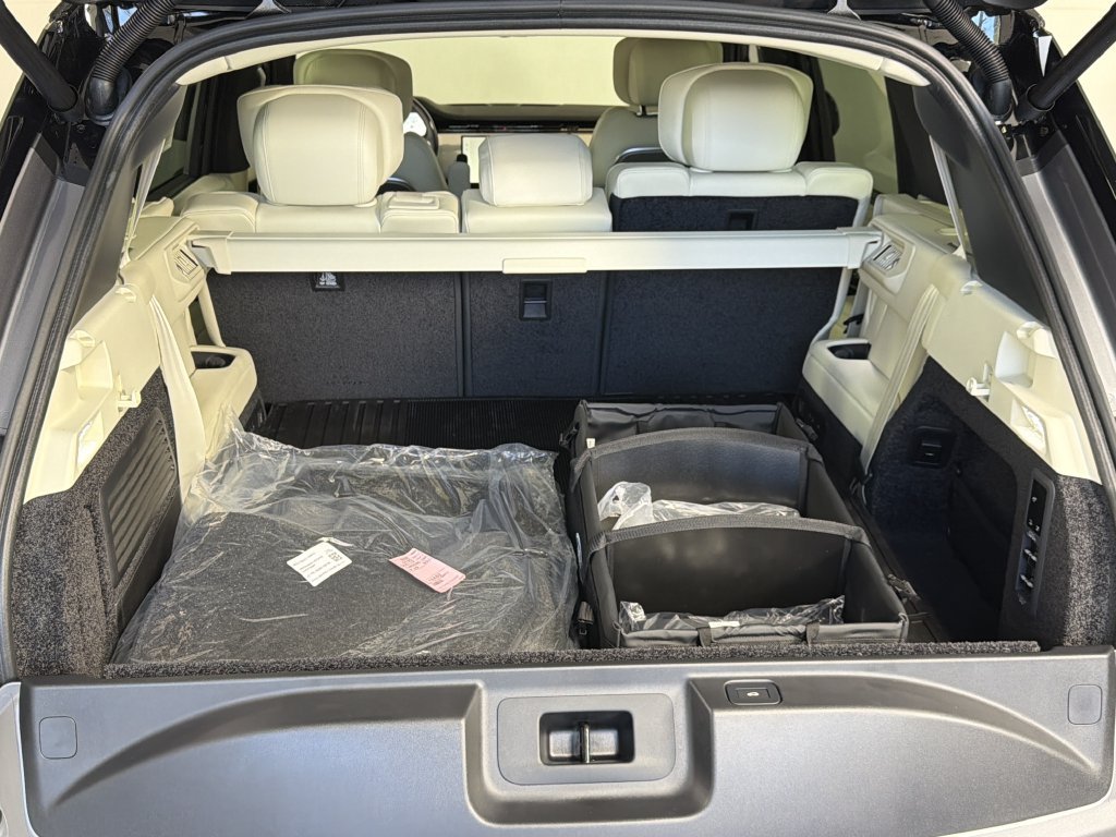 New 2027 Land Rover Range Rover Long Wheelbase Autobiography AWD/4WD image 7
