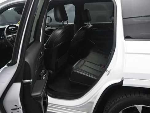 Used 2022 Jeep Grand Cherokee Overland AWD/4WD image 36