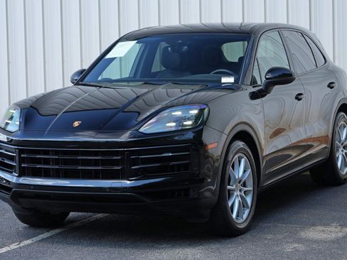 Used 2024 Porsche Cayenne AWD/4WD image 54