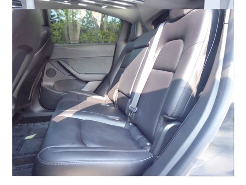 Used 2020 Tesla Model Y Long Range image 15