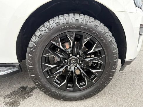 Used 2023 Ford Expedition XLT AWD/4WD image 15