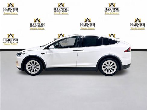 Used 2019 Tesla Model X 75D image 8