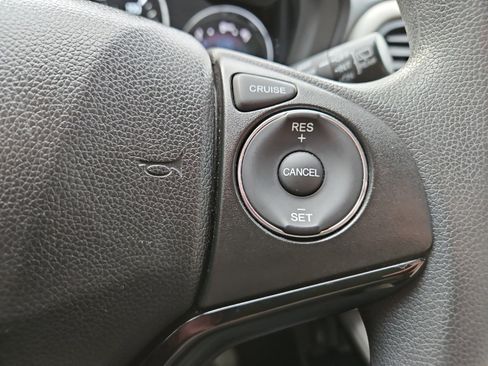 Used 2016 Honda HR-V LX image 26