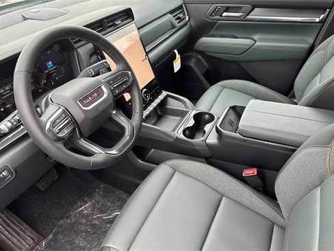 New 2026 GMC Terrain AT4 w/ Convenience Package III image 10