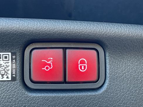 New 2026 Mercedes-Benz C 300 C 300 Sedan image 12