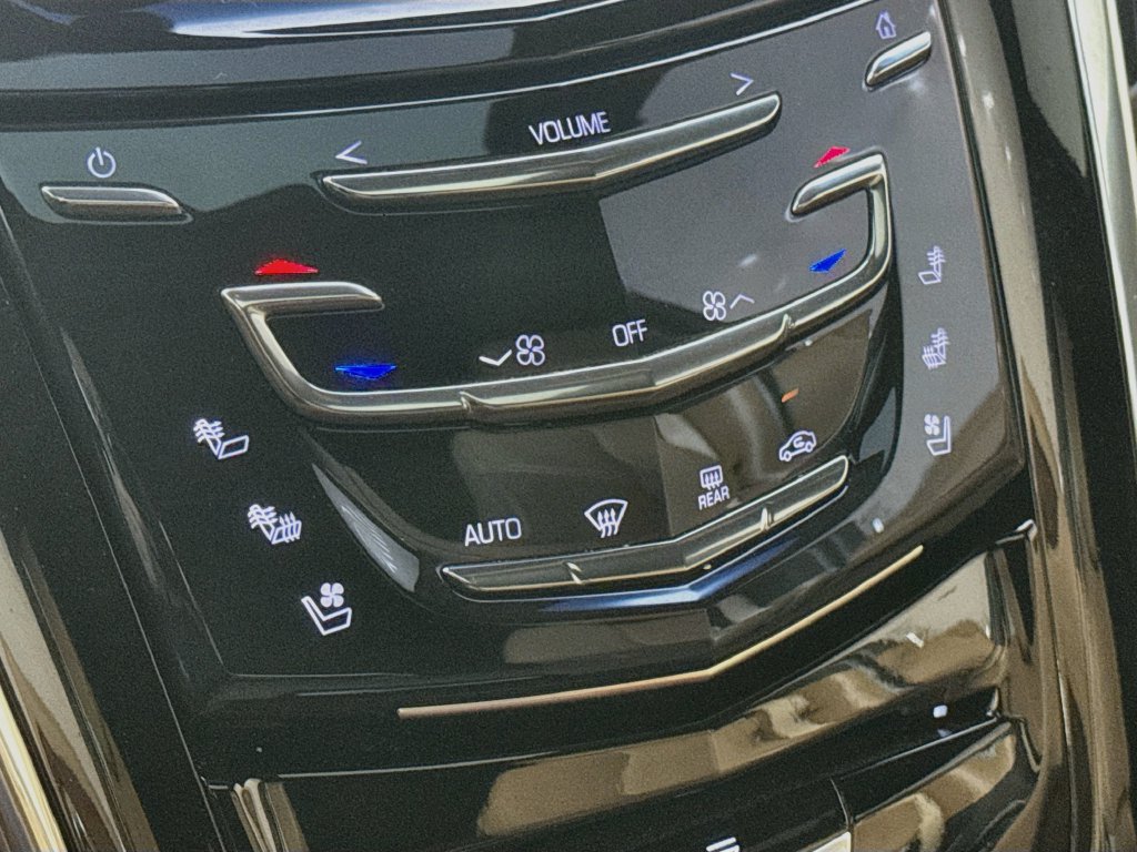 Used 2017 Cadillac Escalade Platinum AWD/4WD image 25