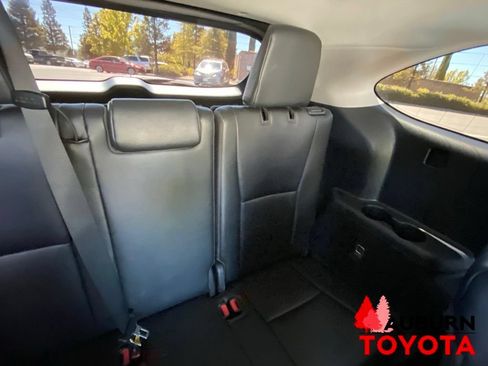 Used 2023 Toyota Highlander XLE AWD/4WD image 23
