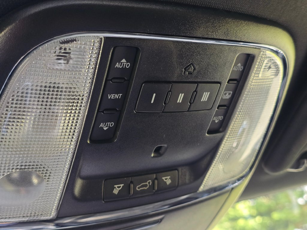 Used 2017 Jeep Grand Cherokee Limited w/ Luxury Group II AWD/4WD image 46