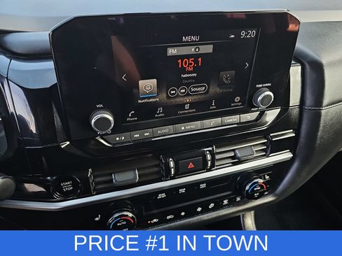 Used 2025 Nissan Pathfinder SV FWD image 22
