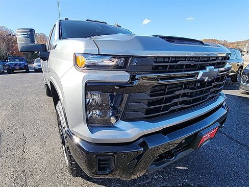 New 2025 Chevrolet Silverado 2500 Custom w/ Custom Value Package image 12