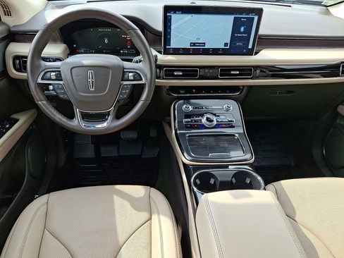 Certified 2023 Lincoln Nautilus Reserve AWD/4WD image 11