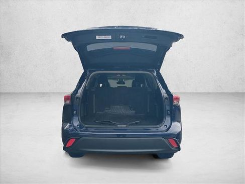 Used 2021 Toyota Highlander XLE image 7