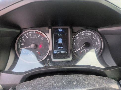 Used 2021 Toyota Tacoma TRD Sport w/ Technology Package image 10