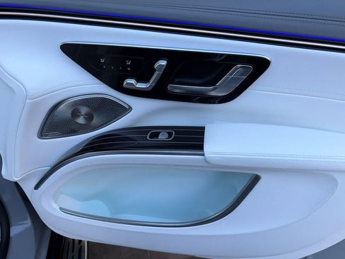 Used 2024 Mercedes-Benz Maybach EQS 680 4MATIC image 19