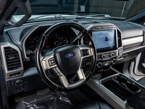 Used 2022 Ford F250 Platinum w/ FX4 Off-Road Package AWD/4WD image 17