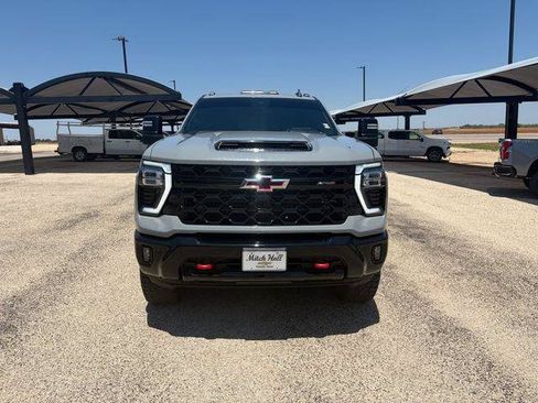 Used 2025 Chevrolet Silverado 2500 ZR2 w/ Technology Package AWD/4WD image 2