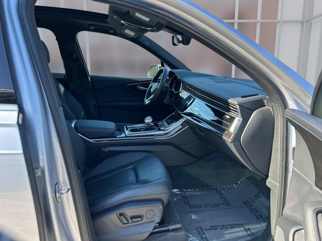 Used 2022 Audi Q7 3.0T Premium AWD/4WD image 19