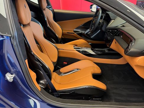 Used 2025 Ferrari 12Cilindri RWD image 17