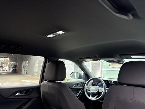 Used 2025 Chevrolet Equinox LT image 9