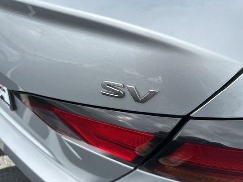 Used 2024 Nissan Altima 2.5 SV FWD image 27