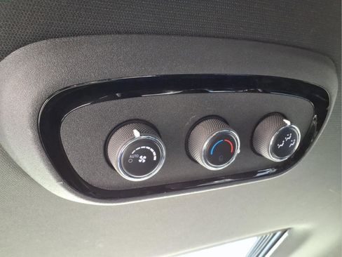 Used 2023 Dodge Durango GT image 28