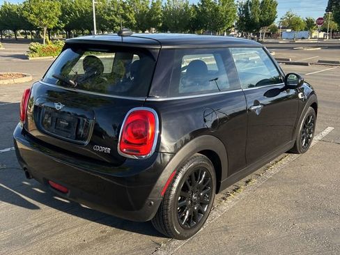 Used 2019 MINI Cooper 2-Door Hardtop image 3