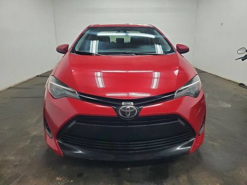 Used 2019 Toyota Corolla LE image 2