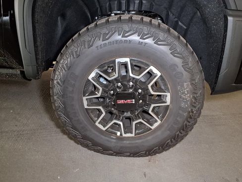 New 2026 GMC Sierra 2500 AT4X AWD/4WD image 4
