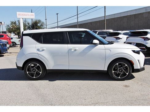 Certified 2023 Kia Soul EX image 8