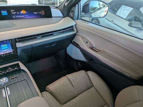 Used 2025 Lincoln Navigator L Black Label image 16