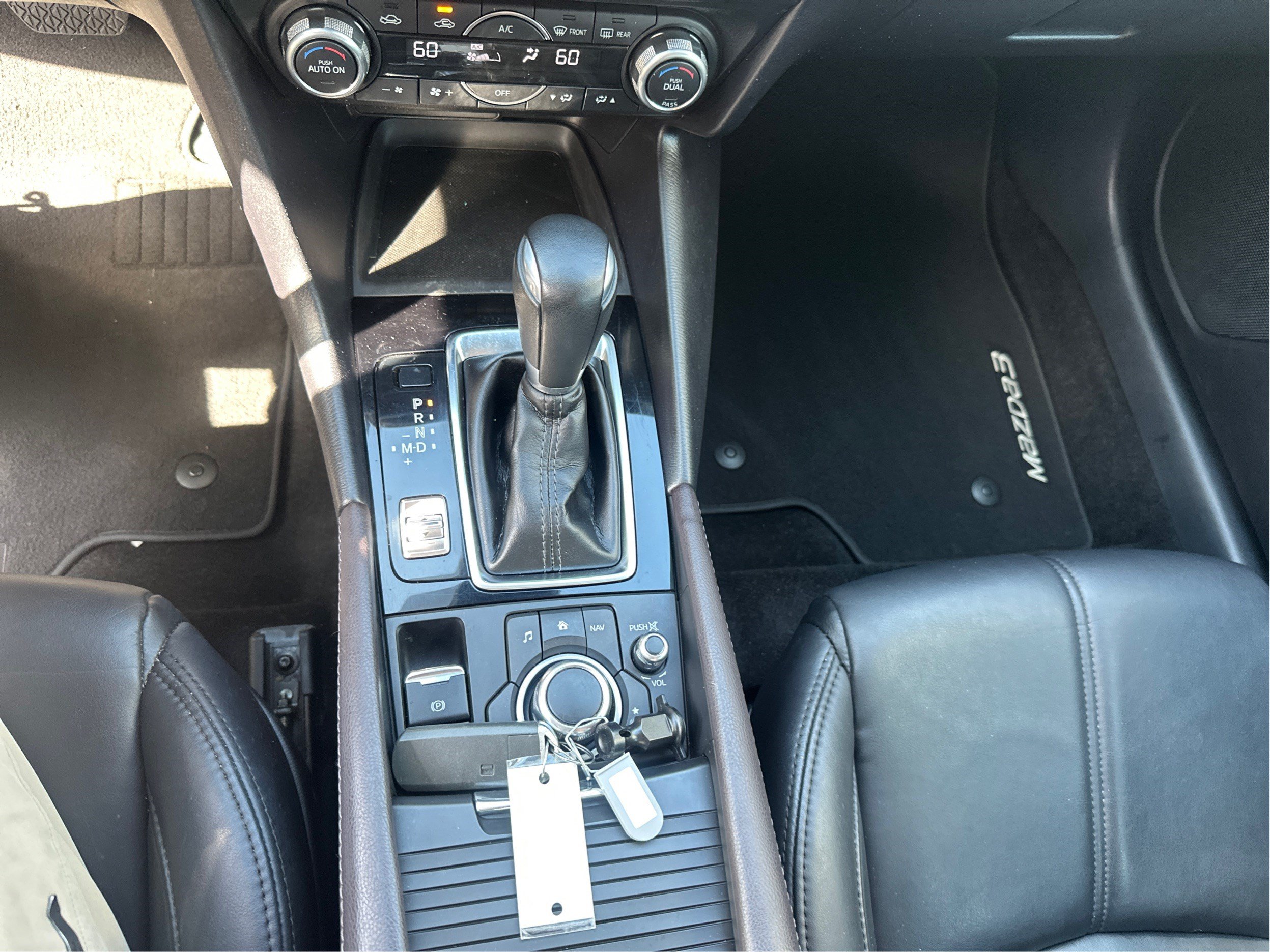 Used 2018 MAZDA MAZDA3 Touring FWD image 15