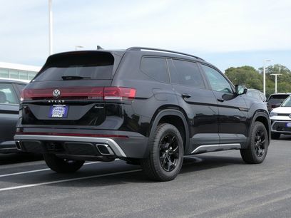 New 2025 Volkswagen Atlas Peak Edition SE