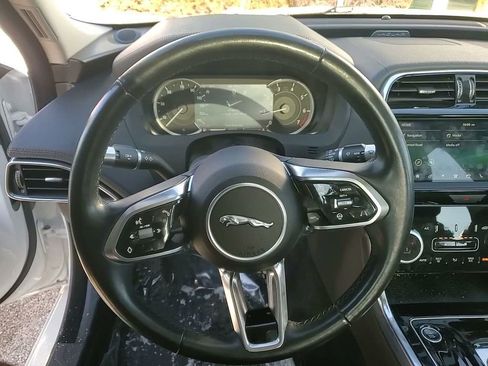 Used 2020 Jaguar XE S image 23