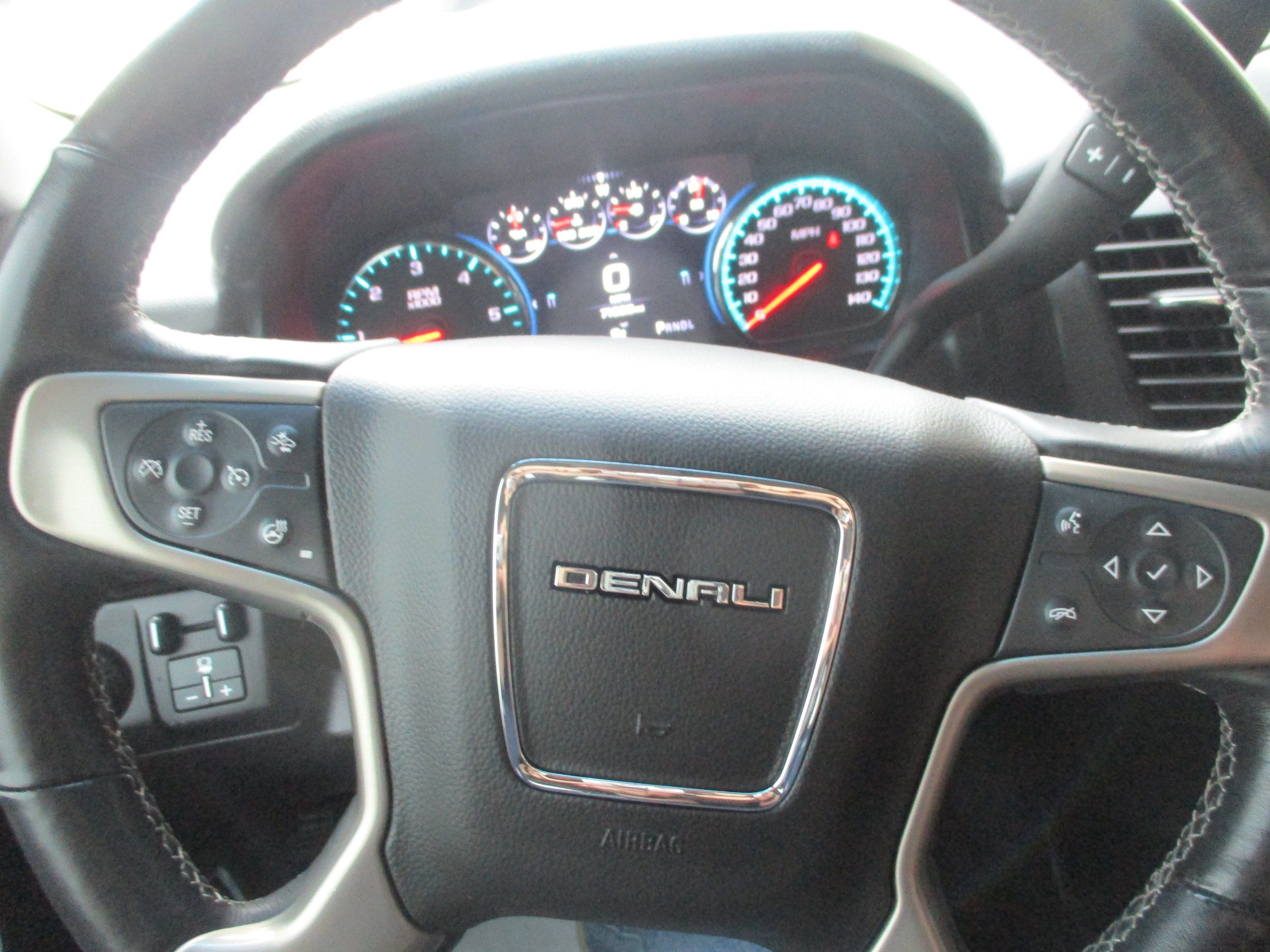 Used 2020 GMC Yukon Denali w/ Denali Ultimate Package AWD/4WD image 17