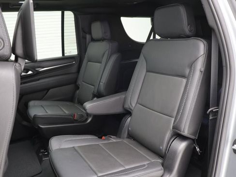 Used 2024 GMC Yukon XL Denali image 13