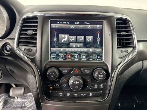 Used 2018 Jeep Grand Cherokee Altitude AWD/4WD image 9