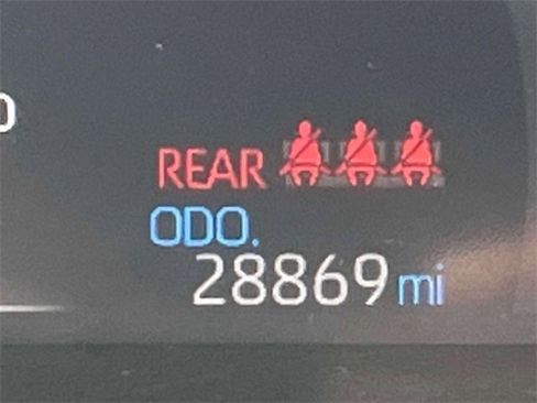 Used 2023 Toyota RAV4 SE image 32