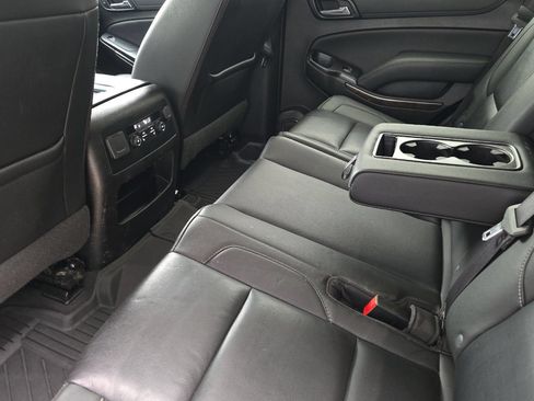 Used 2019 Chevrolet Tahoe LT w/ Luxury Package AWD/4WD image 12
