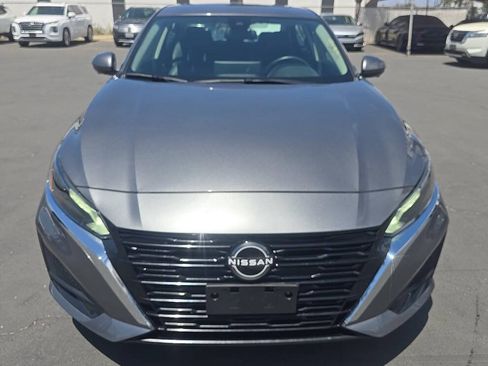 Used 2024 Nissan Altima 2.5 SL AWD/4WD image 6