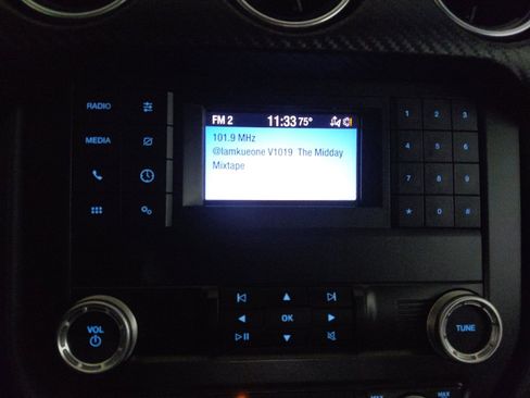 Used 2020 Ford Mustang Coupe RWD image 25