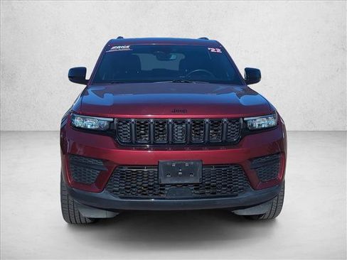 Used 2022 Jeep Grand Cherokee Altitude AWD/4WD image 2