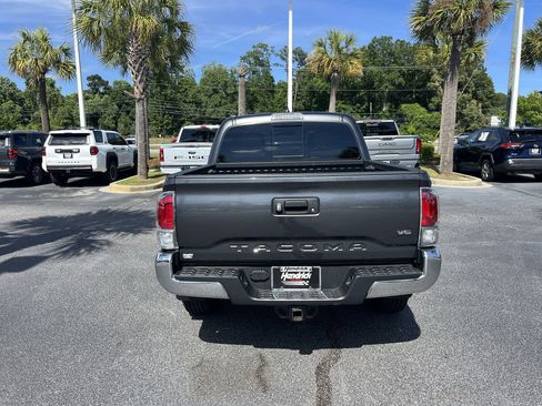 Used 2023 Toyota Tacoma TRD Off-Road AWD/4WD image 9