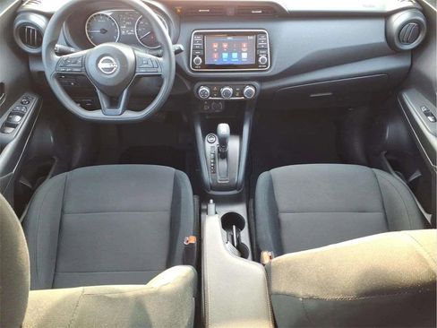 Used 2024 Nissan Kicks S image 10