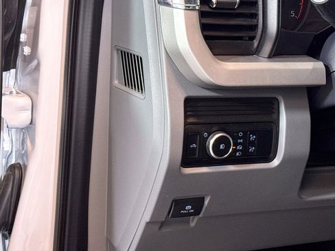 Used 2024 Ford F250 XLT image 10