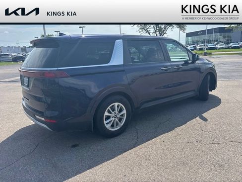 Used 2024 Kia Carnival LX FWD image 7