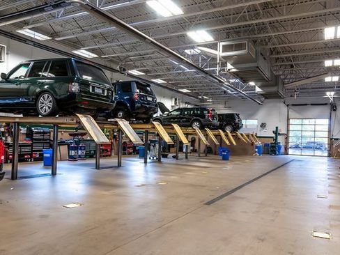 New 2026 Land Rover Range Rover Velar Dynamic SE image 37