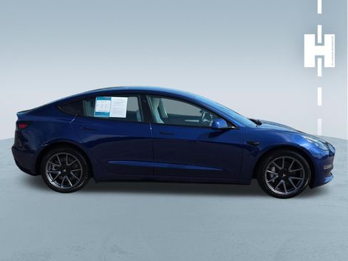 Used 2022 Tesla Model 3 Long Range AWD/4WD image 3